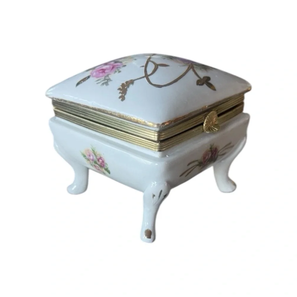 Porcelain Trinket Box Footed Rose Floral Gold Trim Hinged Lid Jewelry Vtg - Picture 3 of 5